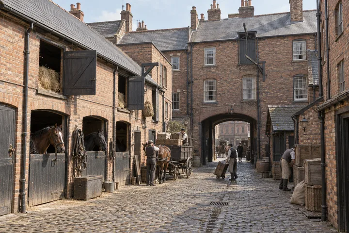 Mews & Service Yards, c. 1904; AI-generated historical interpretation set in Britain.